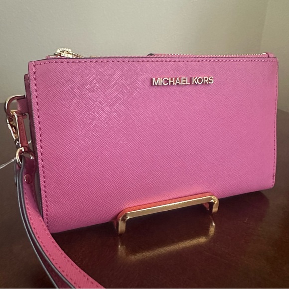 New Michael kors wallet / wristlet - Picture 9 of 10